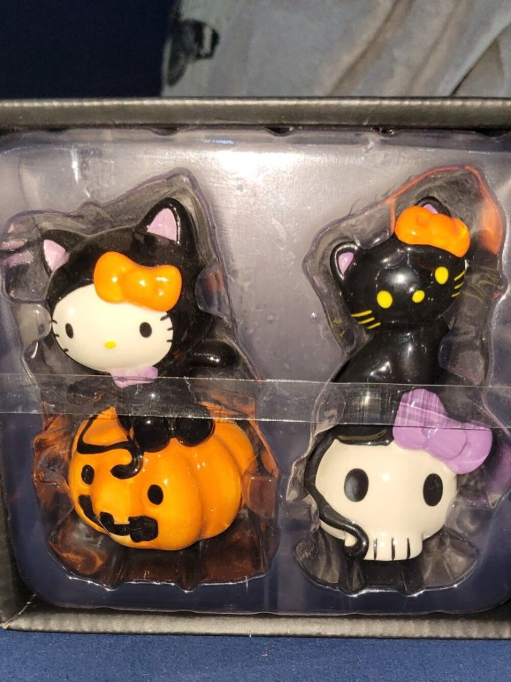 Hello Kitty & Friends Salt and Pepper Shakers Pumpkin & Skull Halloween Fall